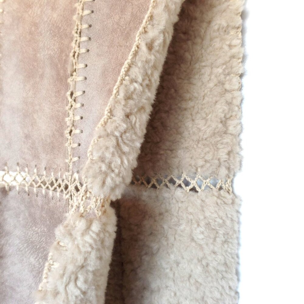 Free People Sherpa Shawl WRAP Hand Crochet Reversable Scarf NWT NIP - Picture 8 of 12